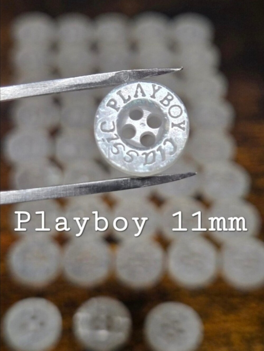 44 Playboy Classic White Iridescent Buttons 11mm